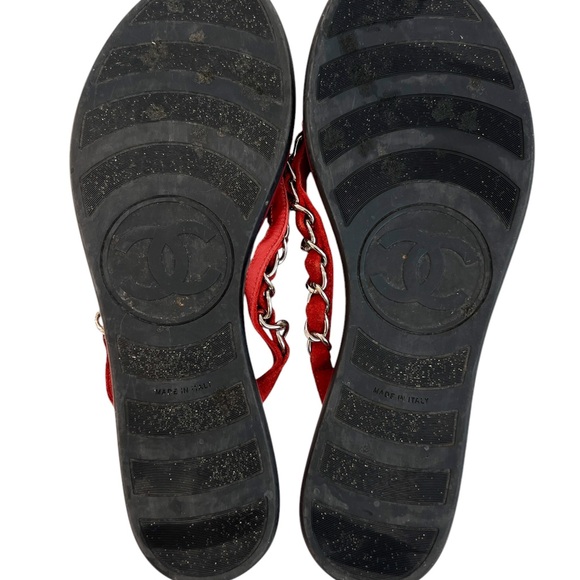 Chanel Red  Suede Chain Link Quilted Thong Sandals - Picture 3 of 6
